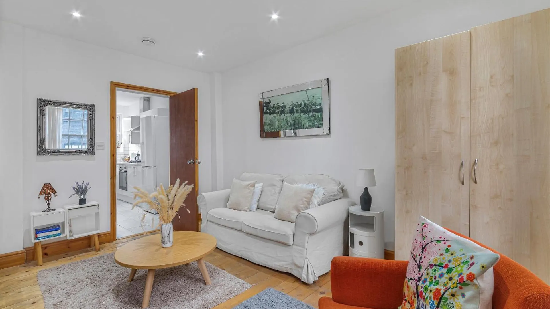 Studio Flat On London'S Famous Brick Lane - Historic Location In The Heart Of London'S East End
